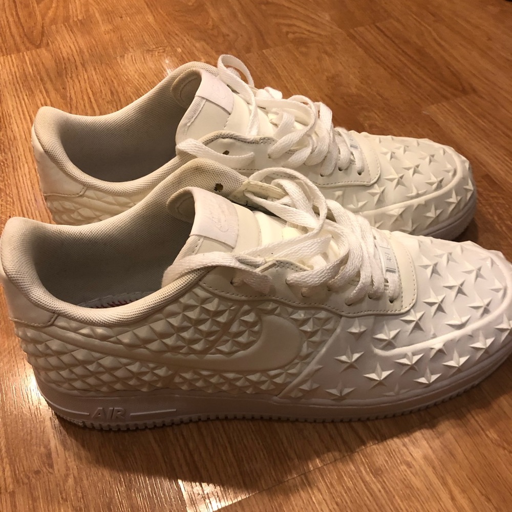 Nike - Picture 2 of 6